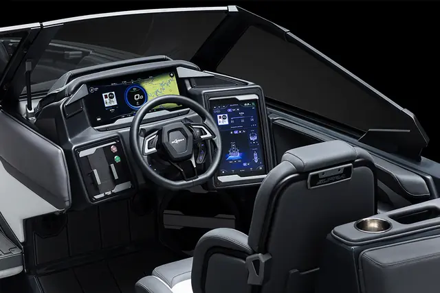 2027 Supra SA helm, manufacturer model image