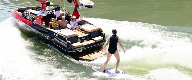 2027 Supra R225 on the water, manufacturer model image
