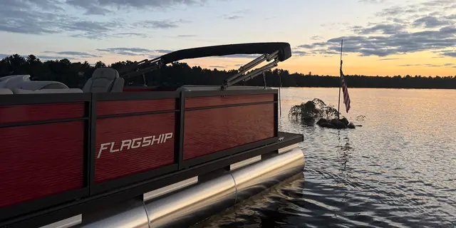 Flagship Freedom series on the water, manufacturer series image
