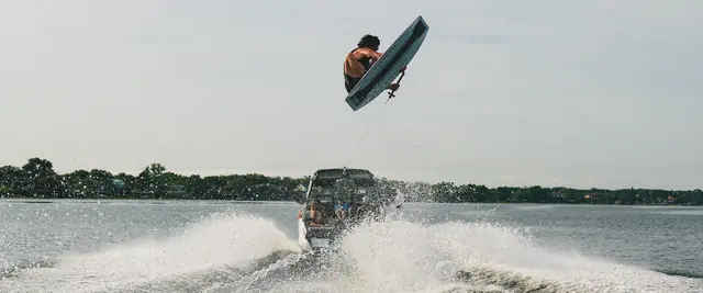 2027 Supra SA on the water, manufacturer model image