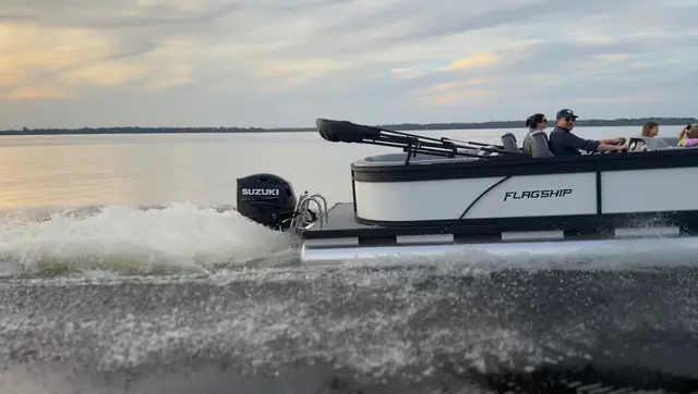Flagship Endurance series on the water, manufacturer series image