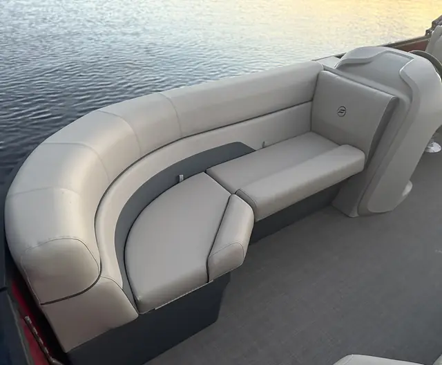 Flagship Freedom series seating, manufacturer series image, floorplan not identified